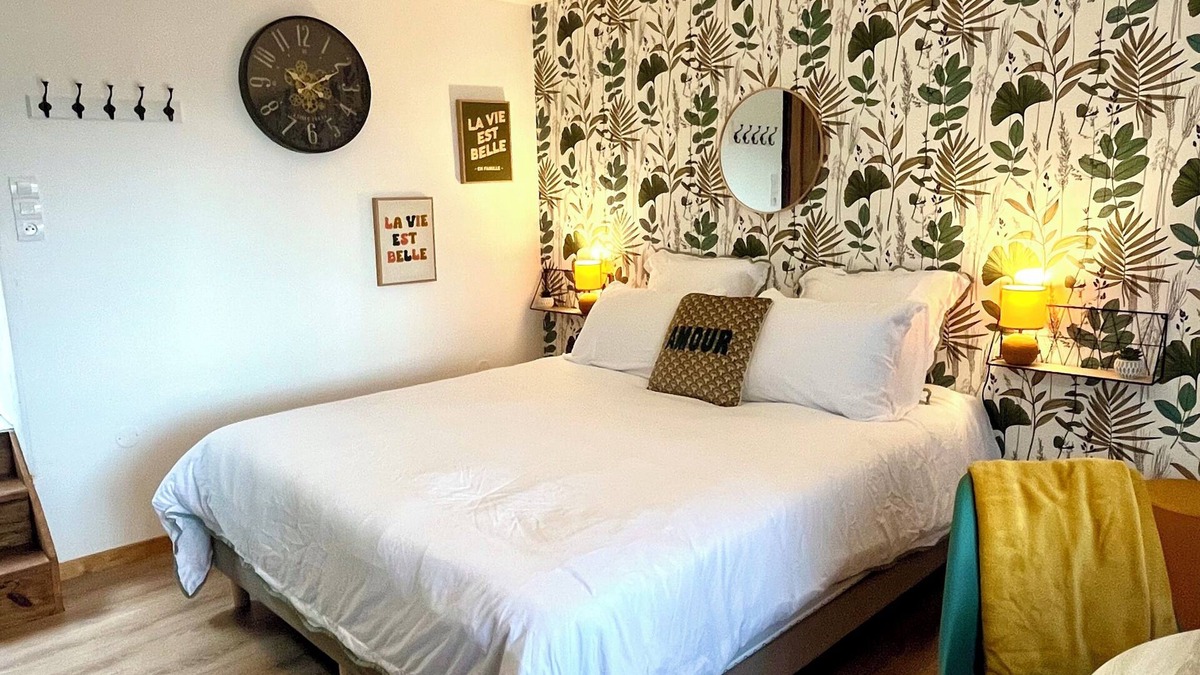 Vollore-Ville Apartment | Studio with separate entrance on a 9-hectare estate