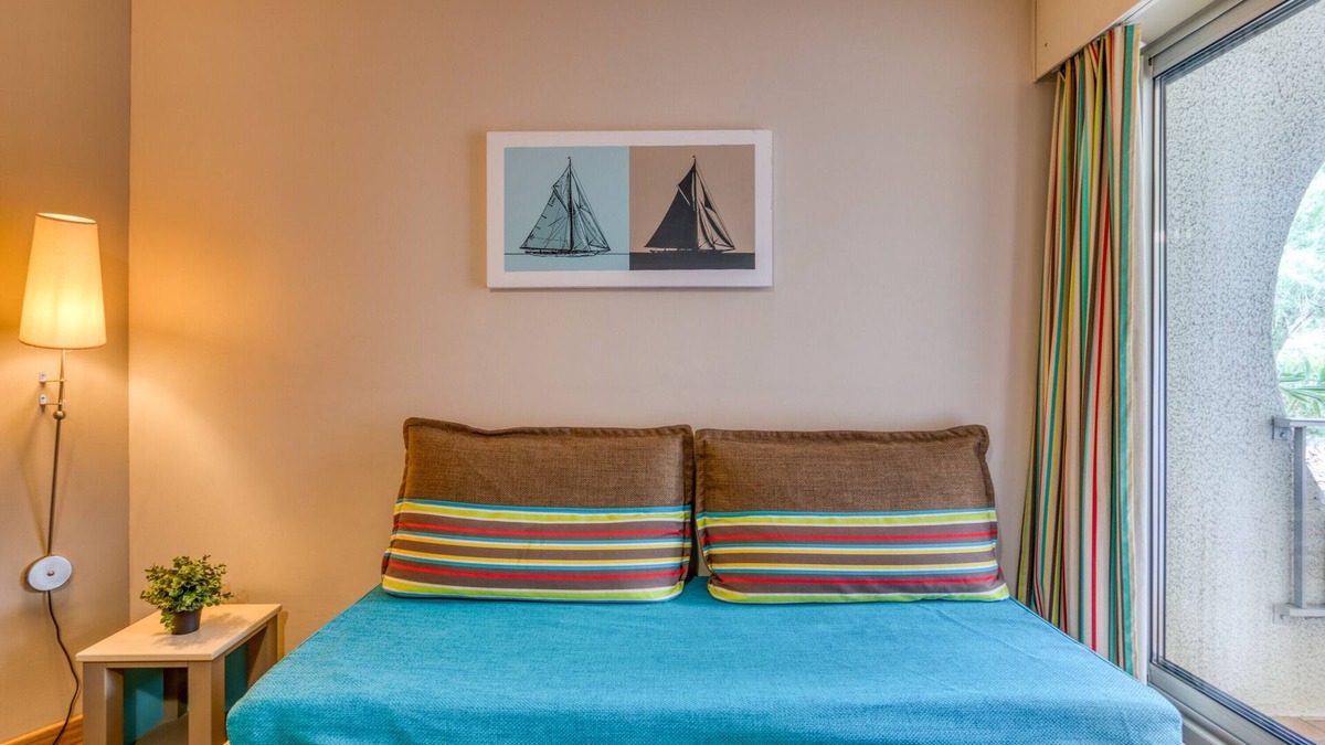 La Grande-Motte Apartment | Studio with Terrace on the Beach in La Grande Motte