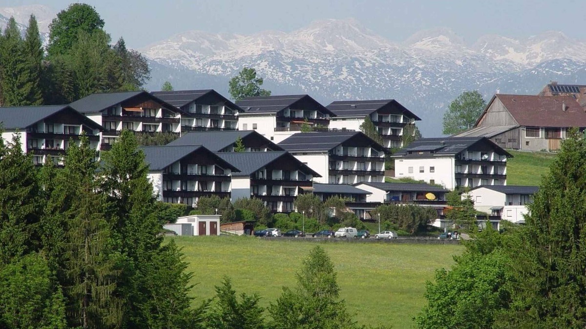 Bad Aussee Apartment | Studio with terrace, sauna and a view of the mountains