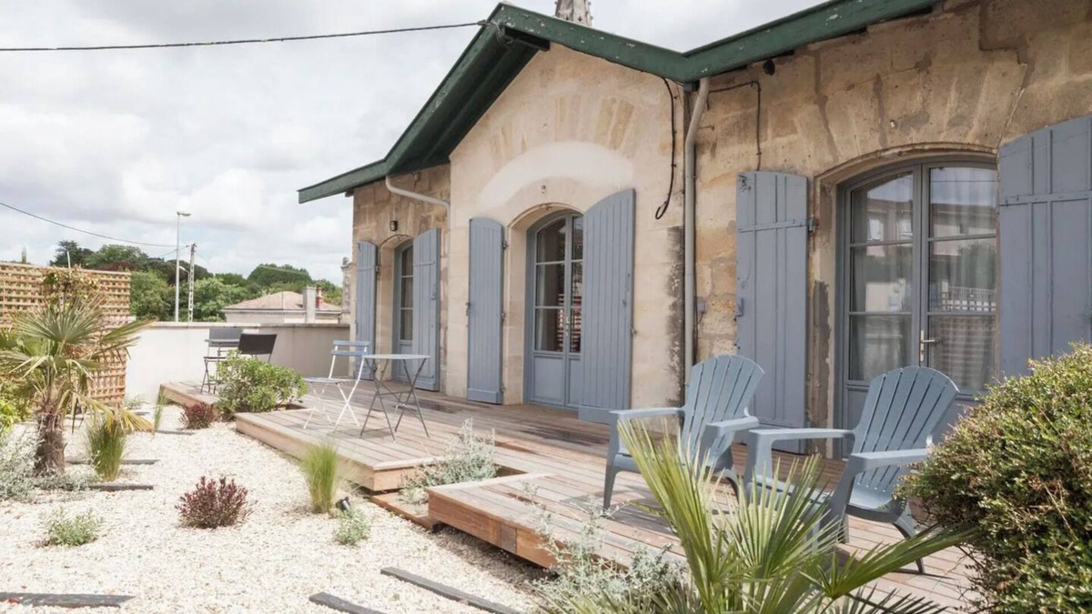 Floirac Apartment | Studio with terrace