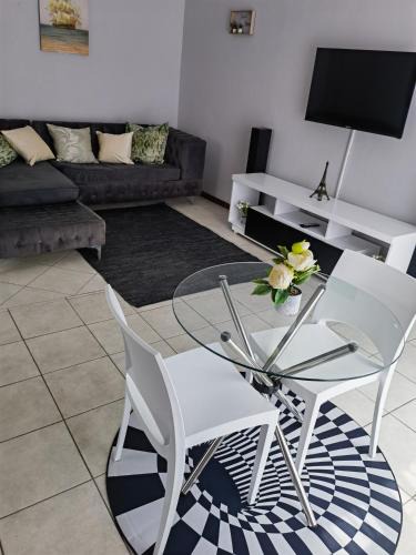 Kempton Park Apartment | Studio47 on Concourse