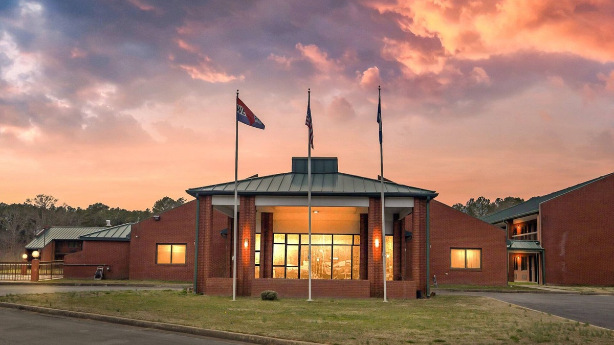 Emporia Hotel | Studios and Suites 4 Less Emporia
