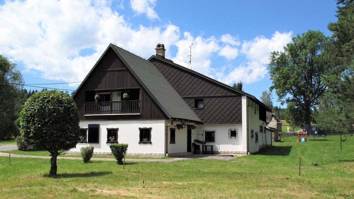 Jivka Villa | Stunning private villa for 21 guests with WIFI, TV and patio