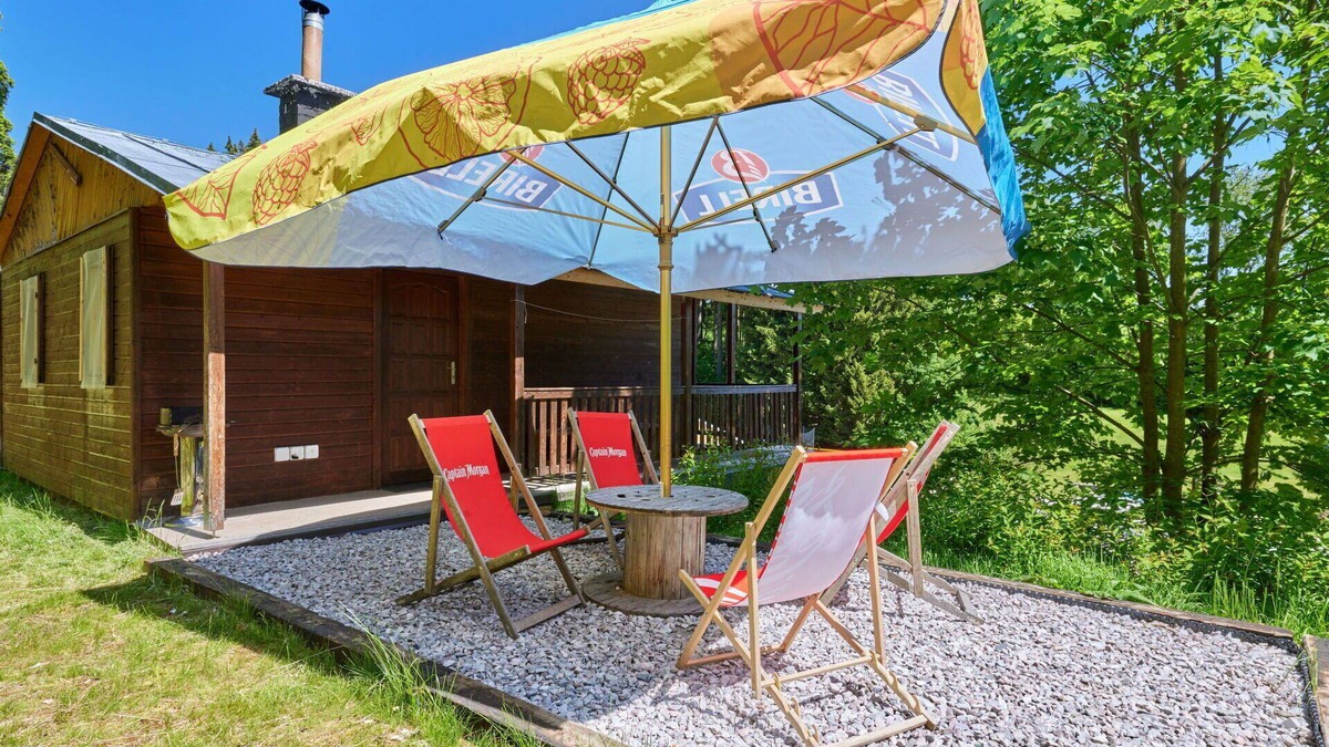 Mlade Buky House | Stunning private villa for 4 people with pool, WIFI, TV, patio, pets allowed and parking