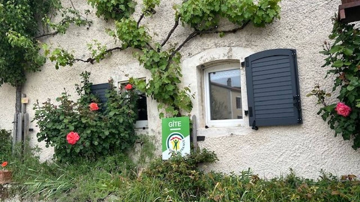 Buxieres-sous-les-Cotes Cottage | Stunning 19th-Century Farmhouse with Electric Car Charger, Near Madine Lake and Lorraine Park