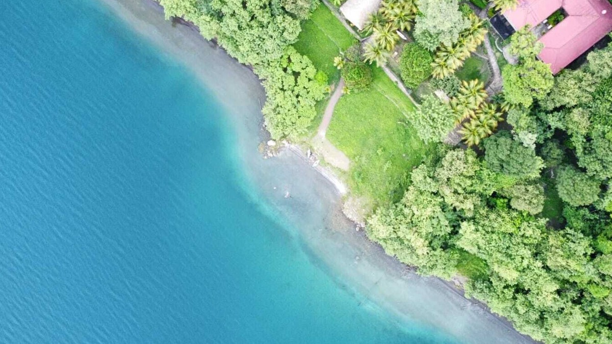 La Laguna Villa | Stunning Secluded Lakefront Villa for Families and Groups - Pet Friendly!