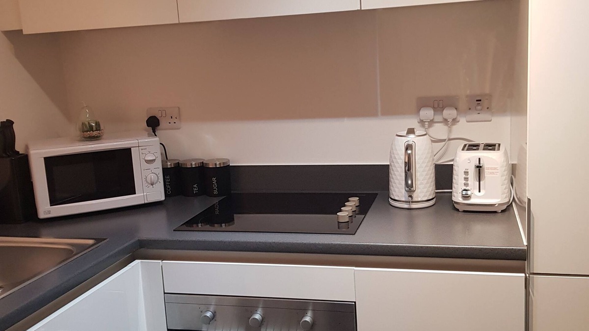 Brierley Hill Apartment | Stunning 1-Bed Apartment in Brierley Hill