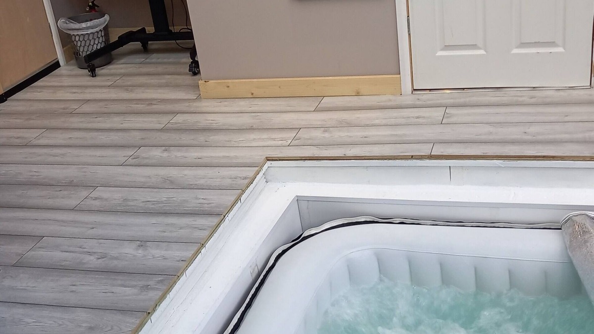 Downham House | Stunning 1-bed Cabin in Bromley With hot tub