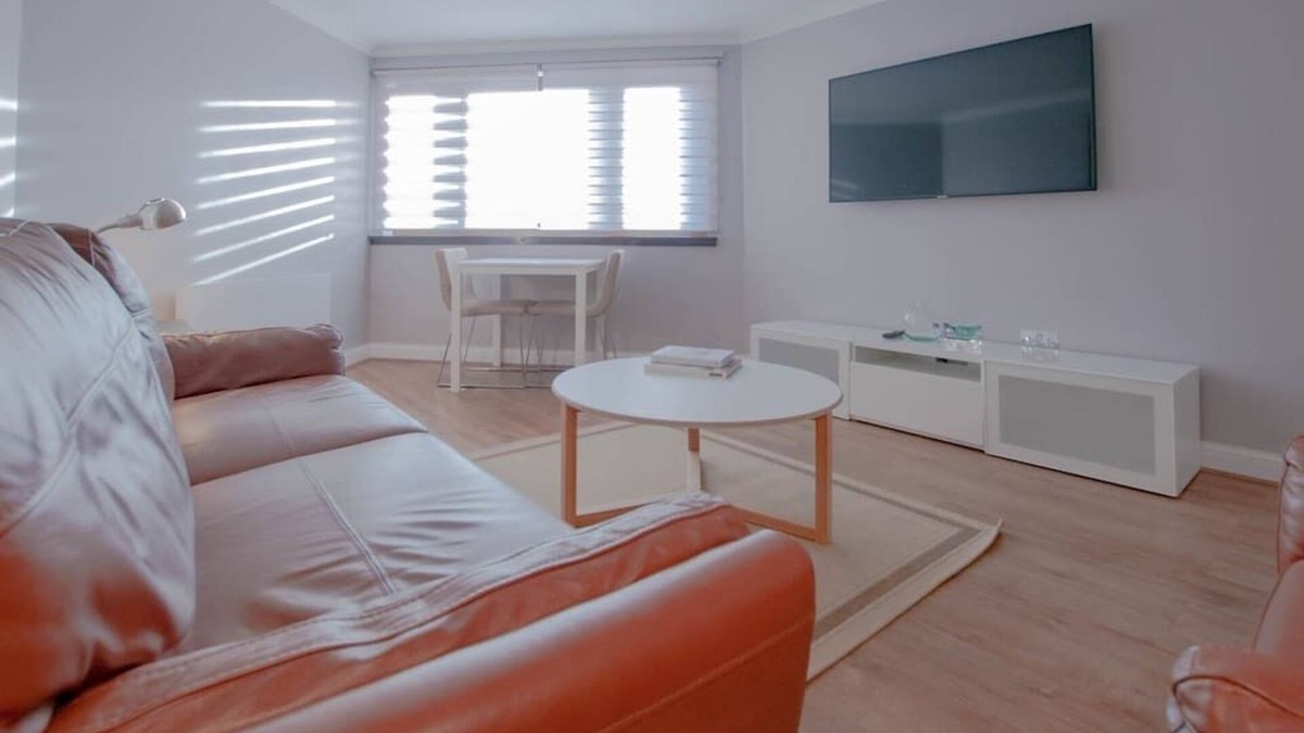 City Centre Glasgow Apartment | ⭐️Stunning 1 Bed Merchant City Apartment ⭐️w/Parking