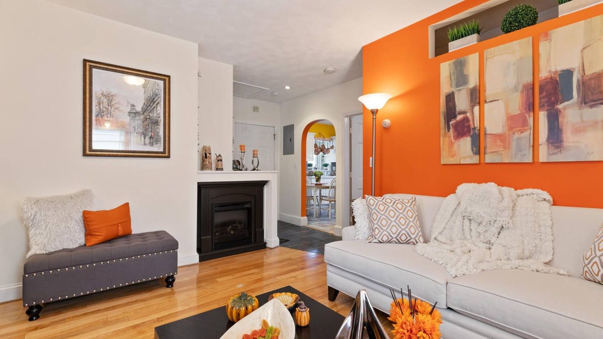 Revere Apartment | Stunning 1 BR-Apt-Oceanview to Revere Beach -3 Train Stop Boston Logan Airport