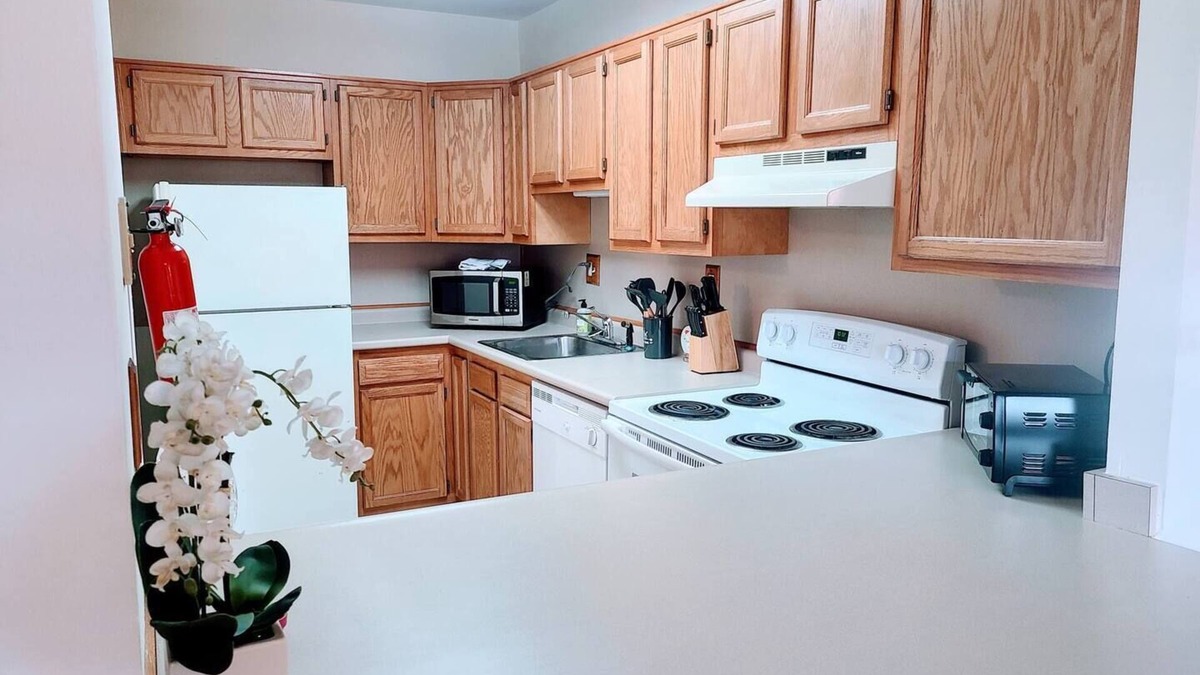 Elkins Park Apartment | Stunning 1-bedroom condo available for both short and long-term