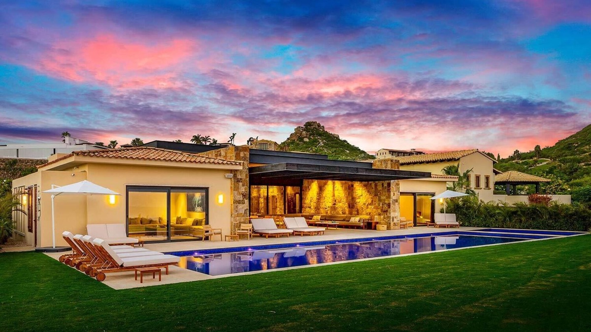San Jose del Cabo Villa | Stunning 11Bd Villa, Chef + Butler + Indoor Tennis + Steps from the Beach!