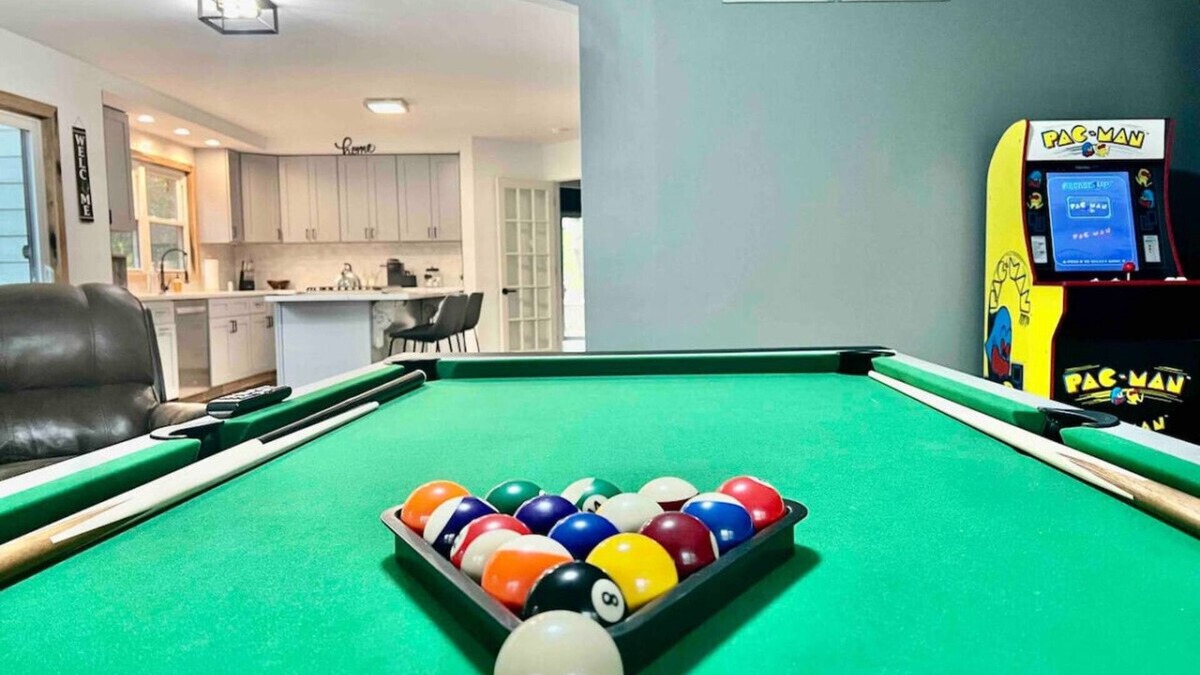 Village of Lakewood House | Stunning 12-person Home ~Game Room~Pet Friendly