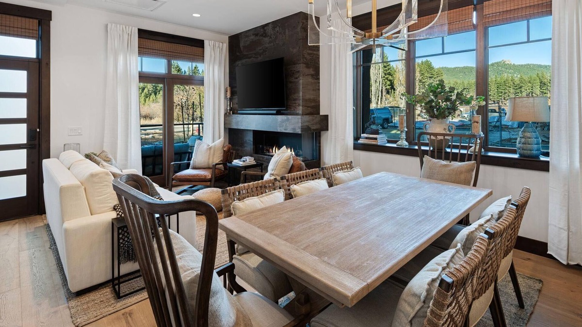 Stateline Condo | Stunning 1256 sqft. 2 bed, 2.5 bath Condominium