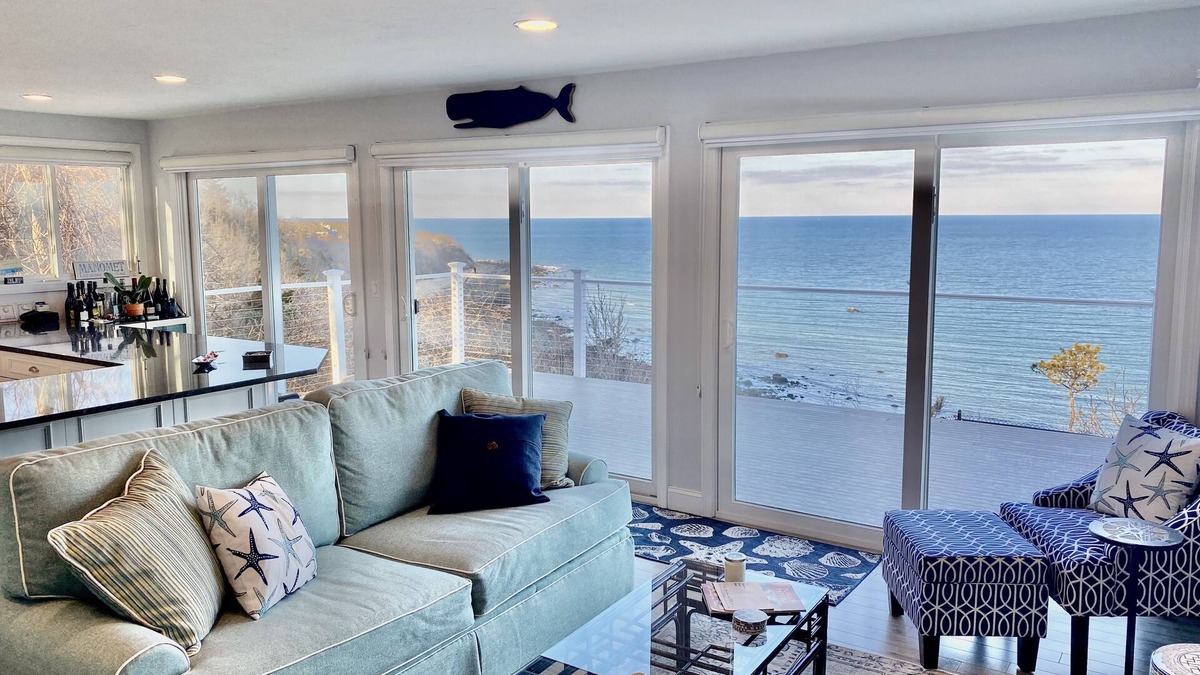 Plymouth House | Stunning 160 degree Direct Ocean Views! Renovated & well appointed Bluff House
