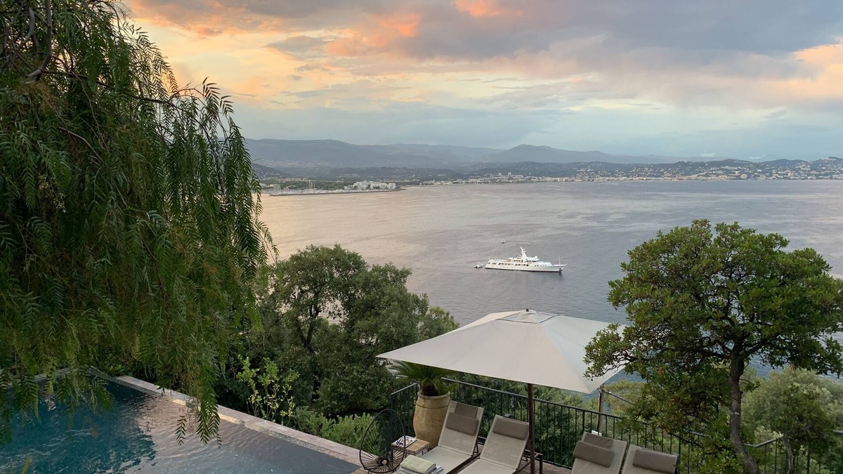 Theoule-Superieur House | Stunning 180º view of the sea and bay of Cannes, 100 m away from the sea, pool