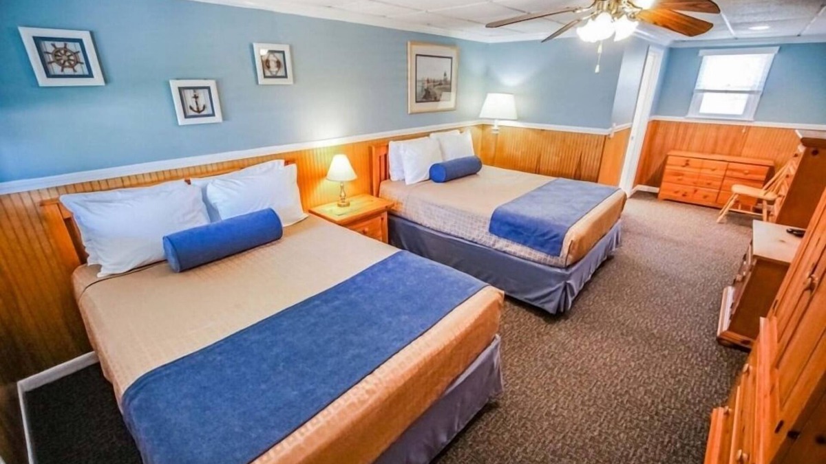 Block Island Condo | Stunning 1BR Condo Steps to Island Free Library