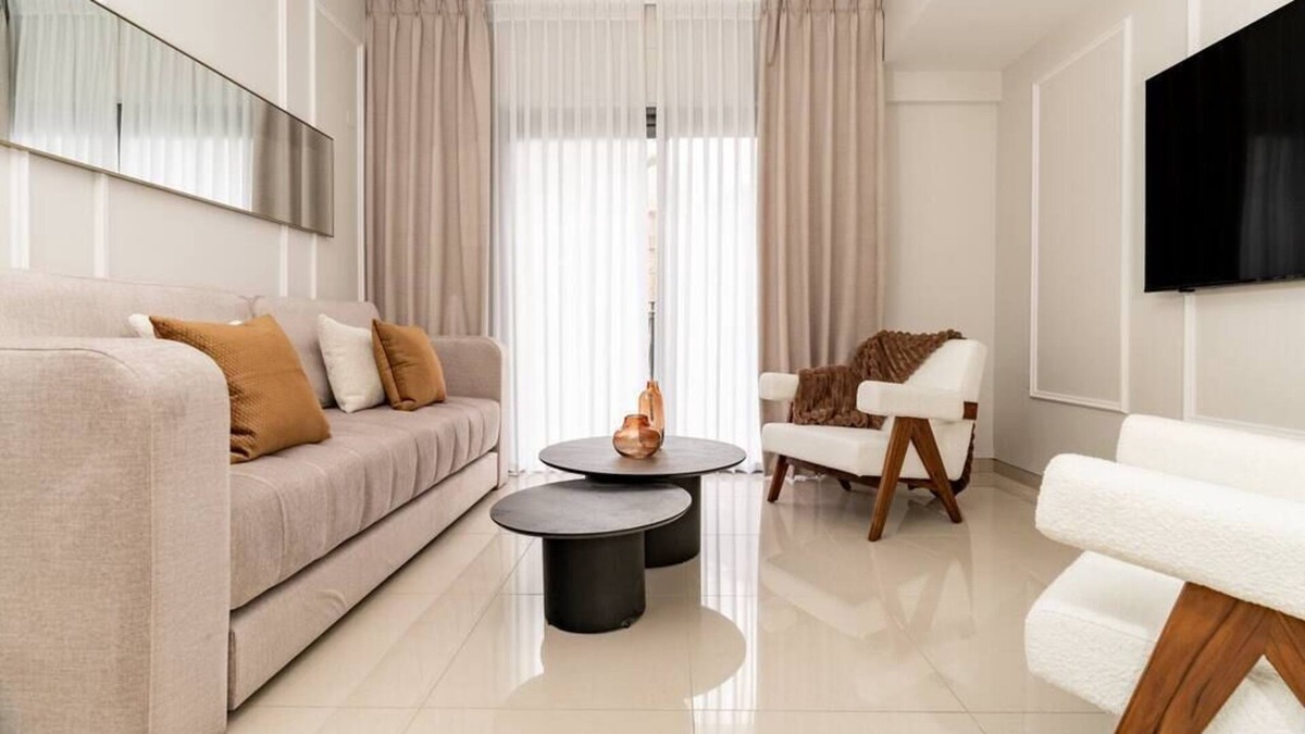 Mea She'arim Apartment | Stunning 2 bdm apt, Haneviim 44