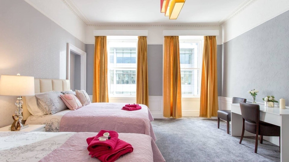 Tollcross Apartment | Stunning 2-Bed Apartment in Central Edinburgh