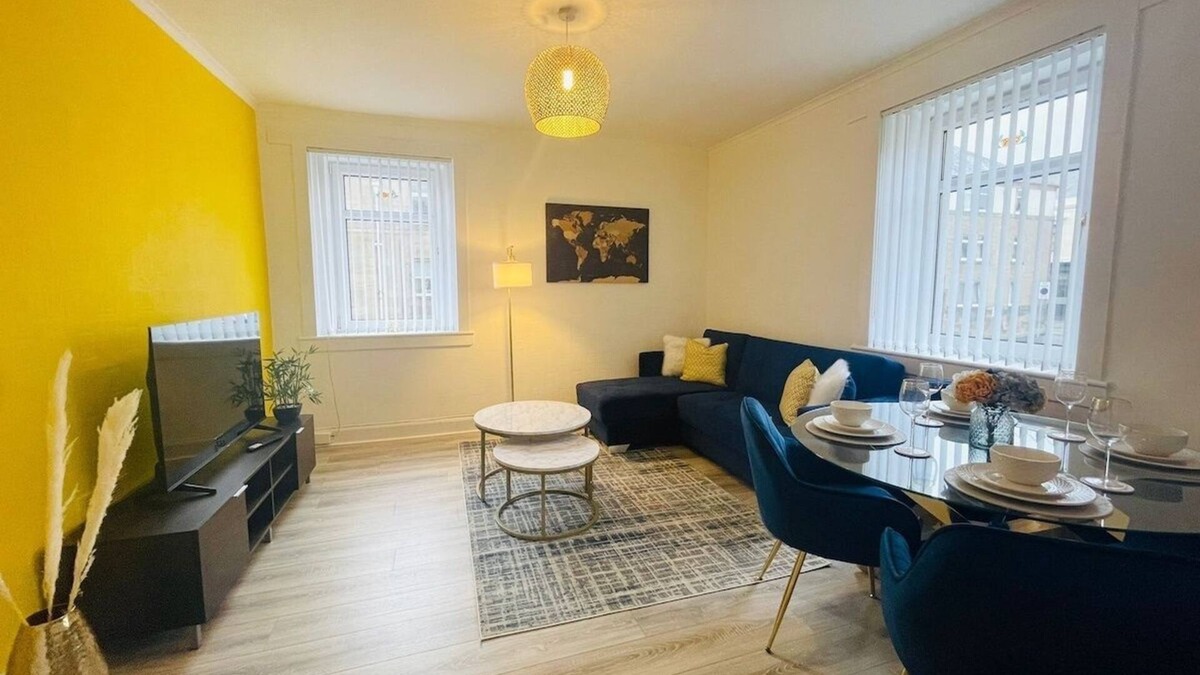 Greenock Apartment | Stunning 2-Bed Apartment in Greenock - Sleeps 6