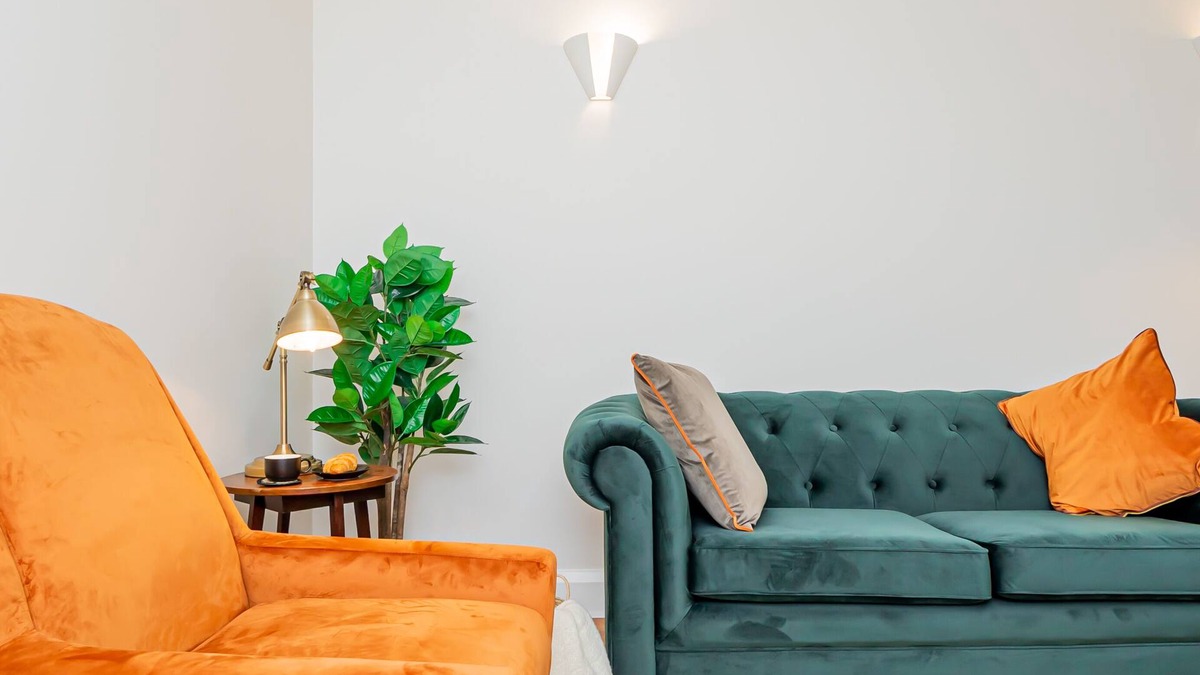 Purley Apartment | Stunning 2-Bed Apartment in Purley - Croydon Gem