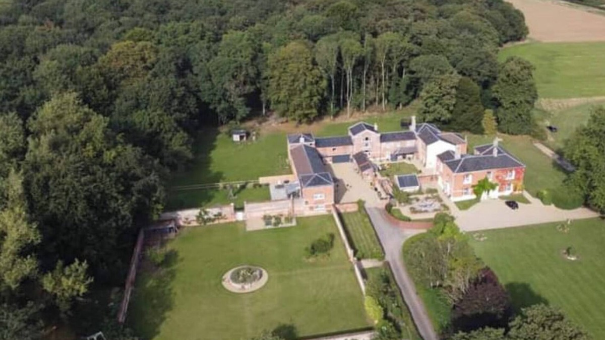 Hethel Cottage | Stunning 2 bed cottage on rural country estate only 7 miles from Norwich