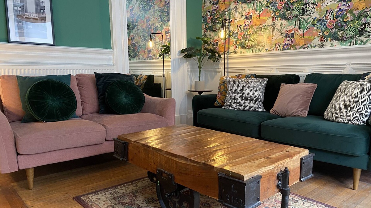 Glasgow Westend Apartment | Stunning 2-bed flat with private patio in heart of the west end