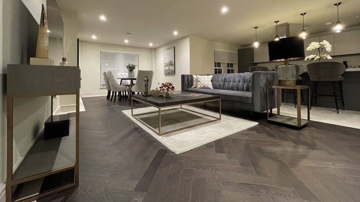 Chigwell Apartment | Stunning 2BA, 2BR, Apt, Desirable Chigwell