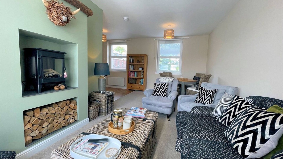 Dumfries Apartment | Stunning 2BR Apartment in Town Centre Location | Pass The Keys