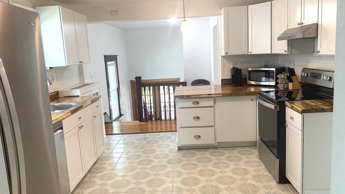 Beacon Apartment | Stunning 2BR Apartment in the Heart of a Lively Art Scene