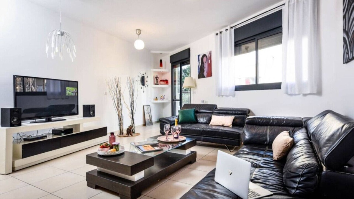 Tel Aviv City Center Apartment | Stunning 2BR Apt with Balcony by Sea N' Rent