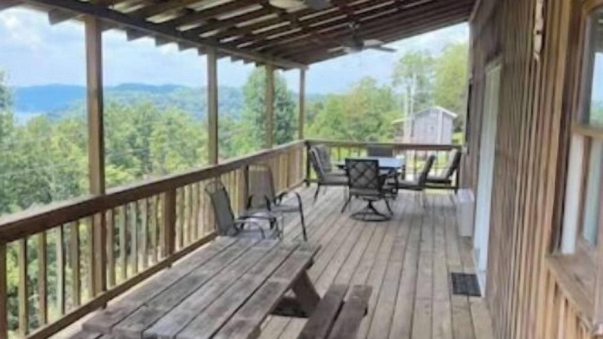 Baxter Cabin | Stunning 2BR Lake Cabin Mine Lick Creek Resort 160