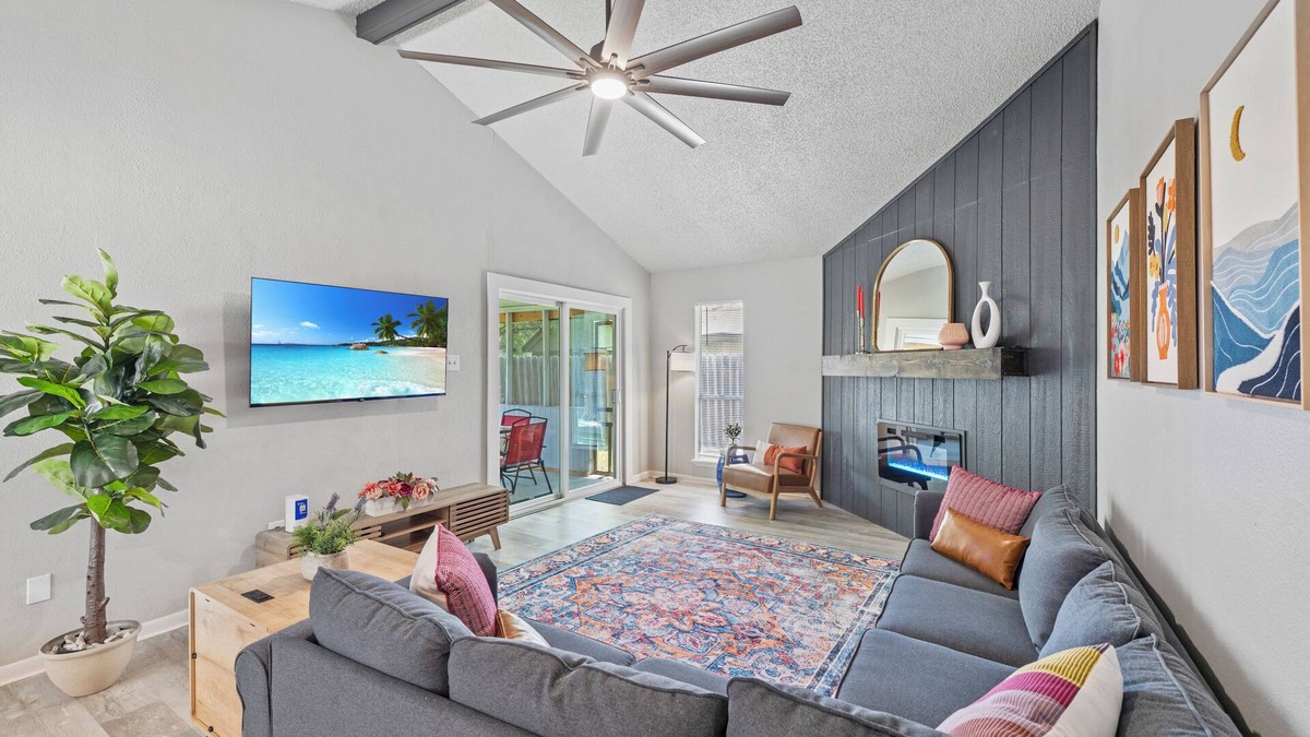 Northwest Corpus Christi House | Stunning 3 BD Family Home+ Game Room+PingPong+Foosball+Arcade