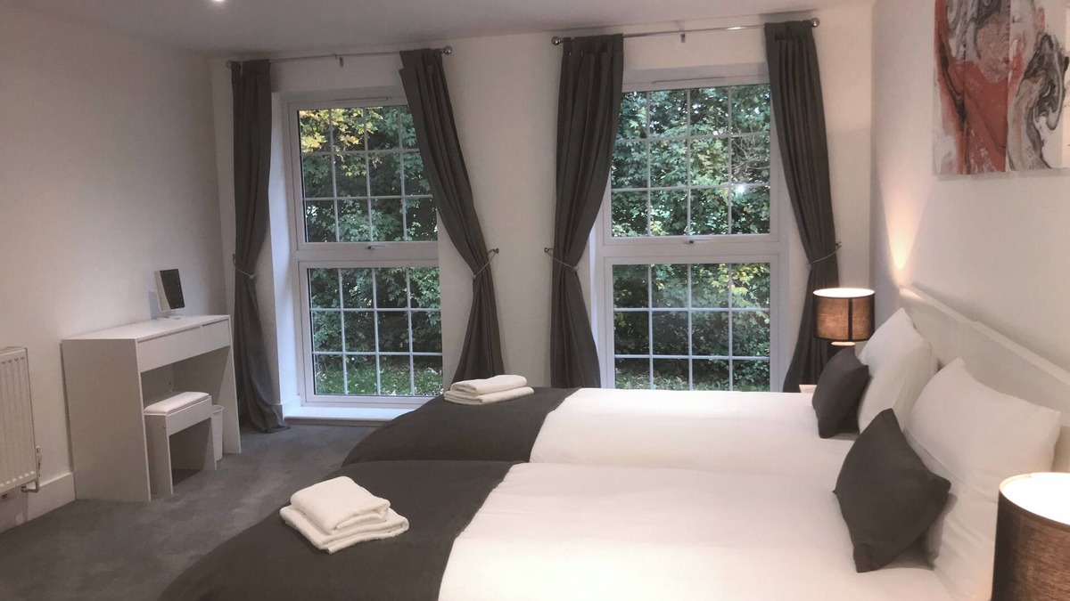 Warley House | Stunning 3 bed lodge on private estate