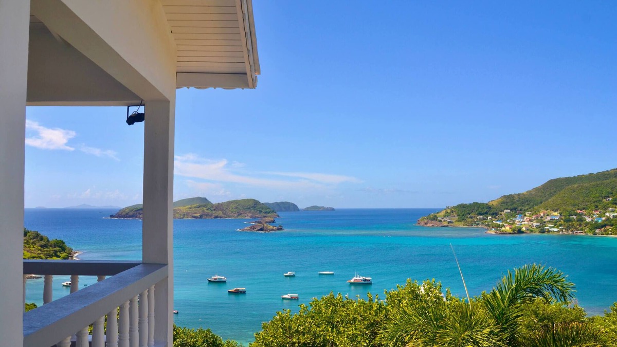 Union Vale Villa | Stunning 3 bed Villa, Balcony and sea View