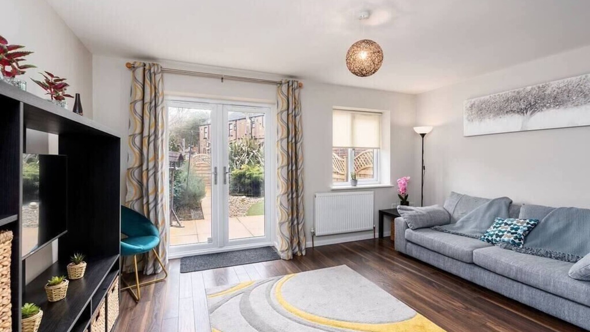 Hillsborough House | Stunning 3 Bedroom Home Hillsborough Sheffield