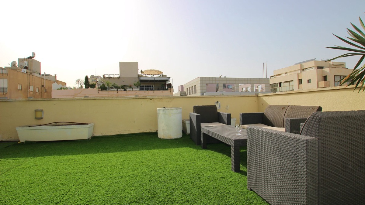 Tel Aviv Apartment | STUNNING 3 BEDROOMS PRIVATE ROOF APT BY GORDON & FRISHMAN BEACH - TEL AVIV