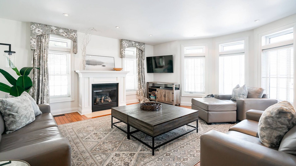 Niagara-on-the-Lake House | Stunning 3 Bedroom Home Niagara-on-the-Lake - mins to Town/Wineries