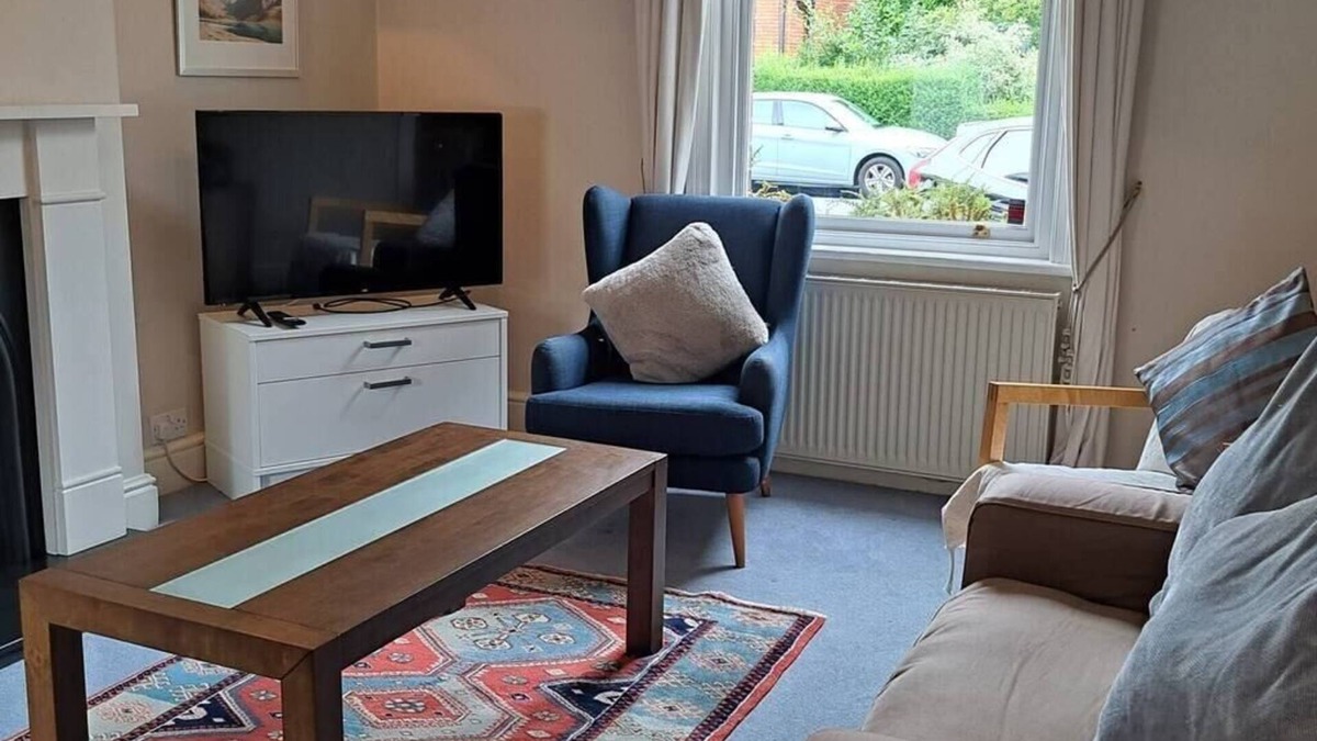 Bramhall House | Stunning 3BD Victorian House in Bramhall Village