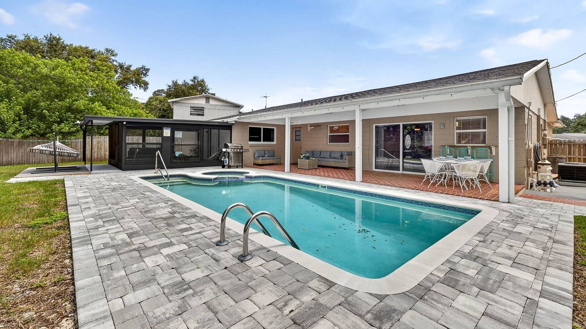 Walsingham House | Stunning 3BR Pool Home in Largo