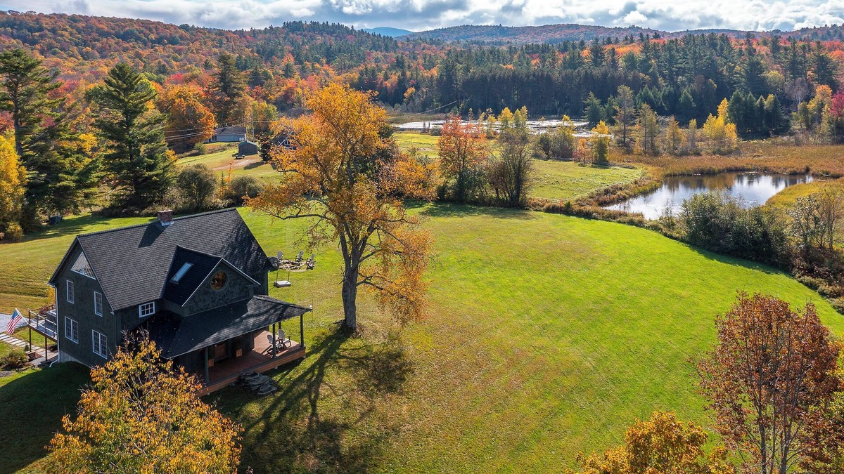 Mount Holly House | Stunning 4 bed Timber Frame Ski Retreat on 6 acres