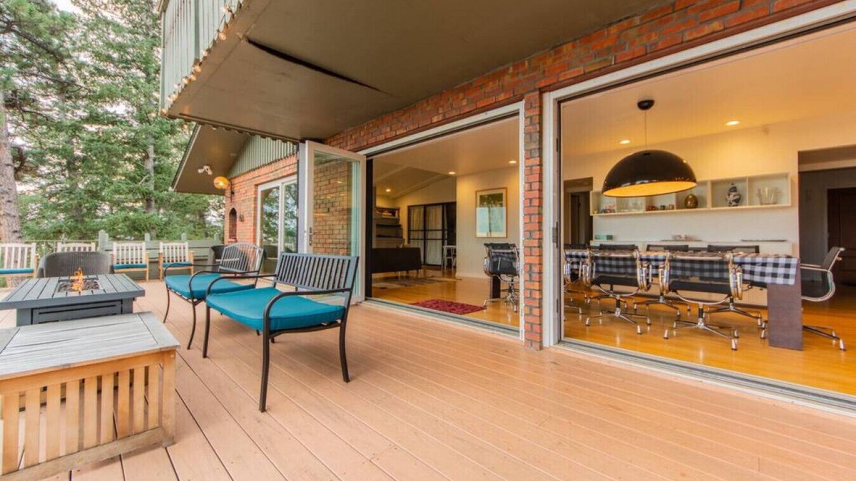Skyway House | Stunning 4-Bedroom Mountainside Retreat with Panoramic Views