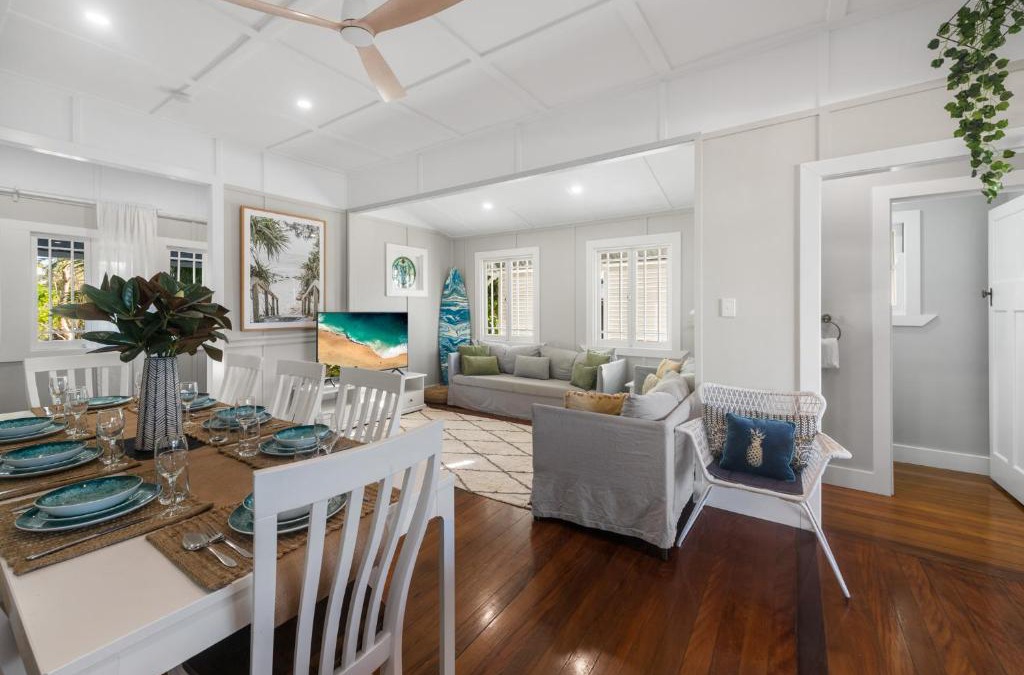 Dicky Beach House | Stunning 4 Bedroom Beach House - Dicky Beach Original