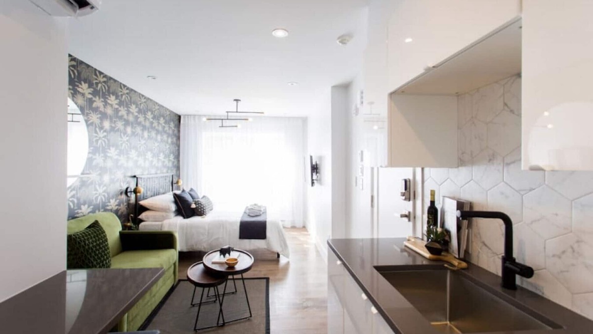 Little Italy Apartment | Stunning 4 Suites on private Floor in Little Italy by Denstays