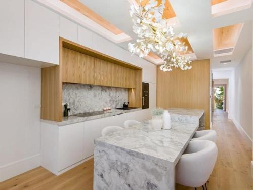 Paddington House | Stunning 5-bedrooms Townhouse in an Paddington