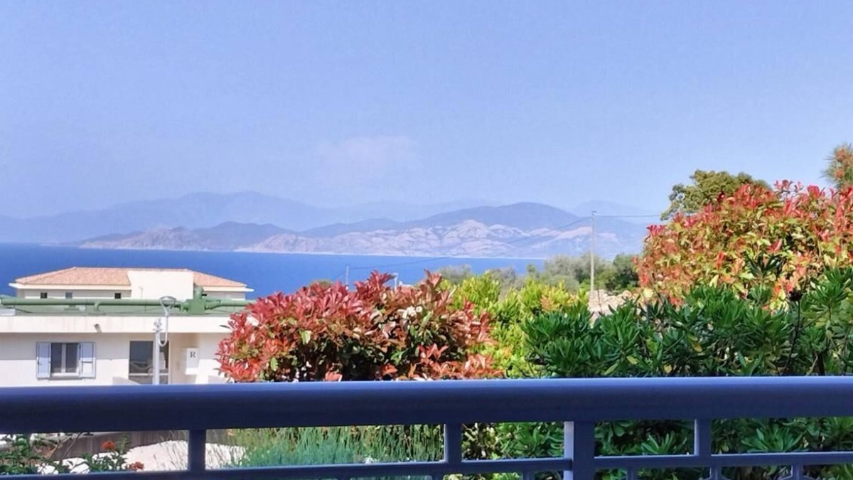 Santa-Reparata-di-Balagna Apartment | Stunning 56m² T2 Apartment with Panoramic View of L’Île-Rousse and the Sea 🌊☀️