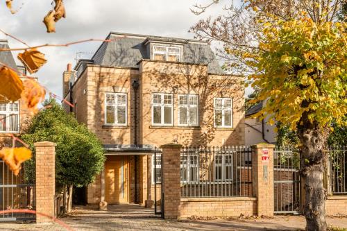 Hendon House | Stunning 5BR 4BA Mansion - Hendon