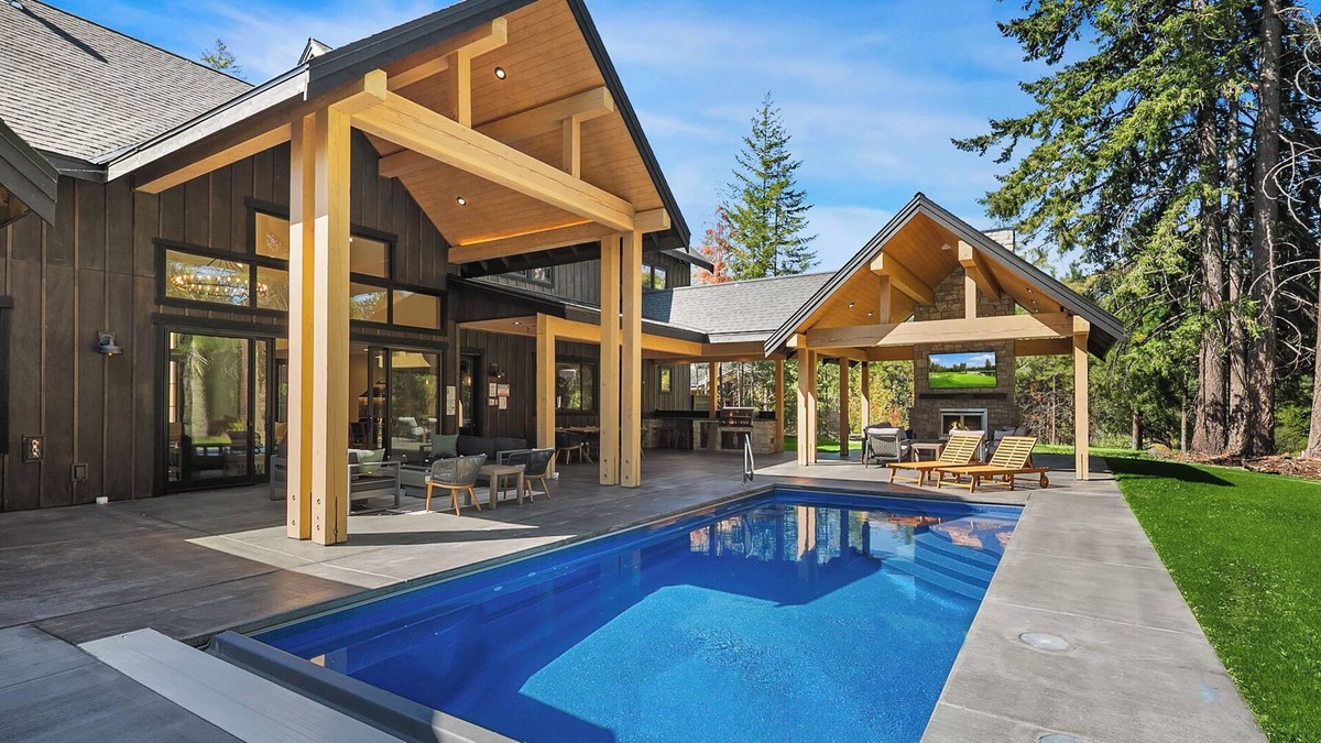 Ronald House | Stunning 5BR Home with Private Pool*Garage Game Room*Private Hot Tub!