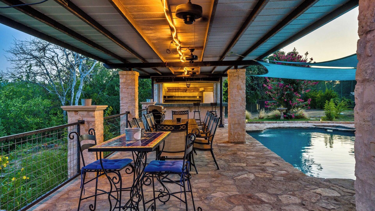 Paleface Lake Country Estates House | Stunning 7 BDR Home w/Pool & Guest Home, Perfect for Family Reunions!