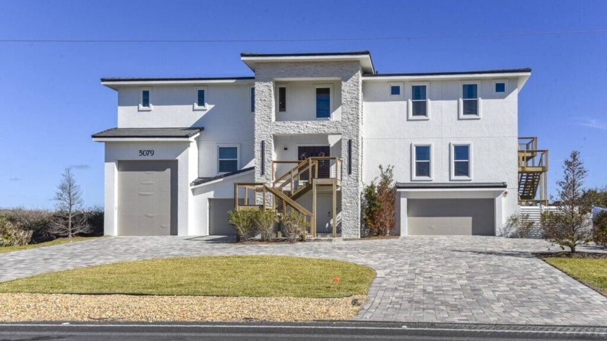 Painters Hill House | Stunning 7BR Oceanfront Home, Perfect for Groups